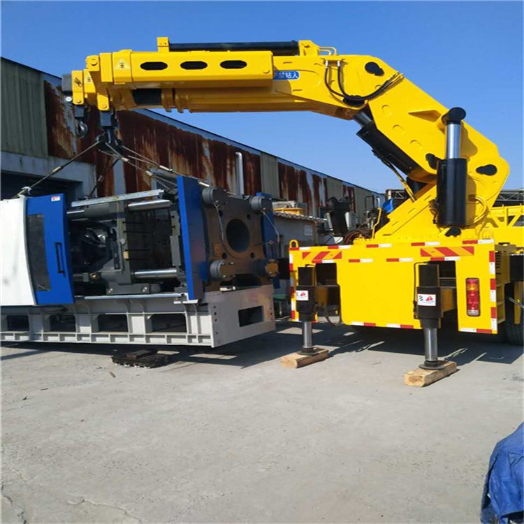 扬中 大吨位折臂吊出租费用解析：一小时租赁多少钱