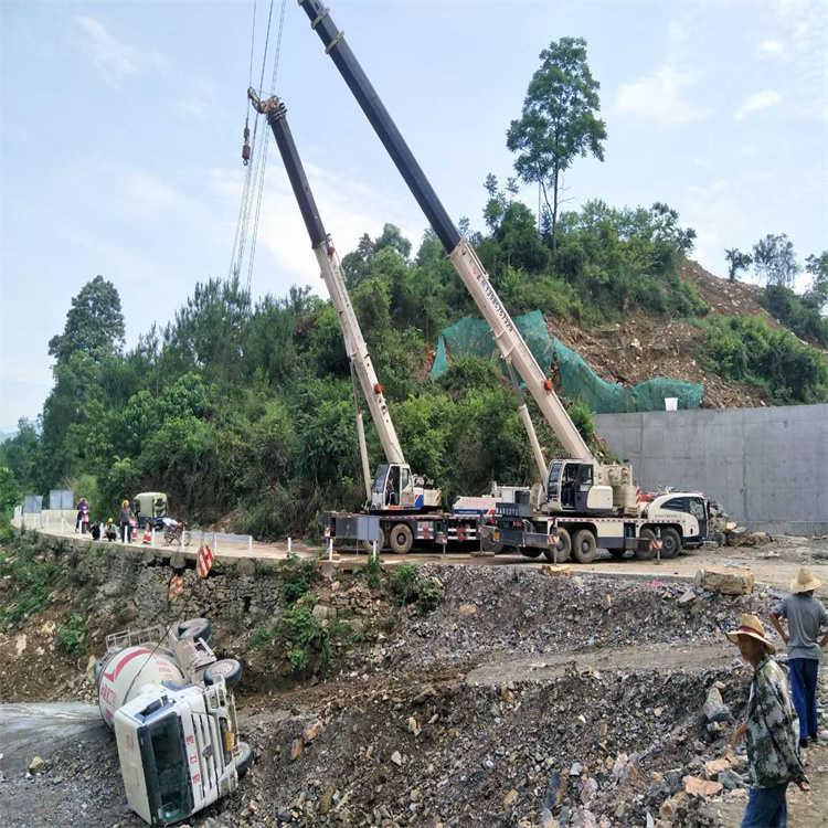 扬中汽车掉沟里叫吊车救援要多少钱