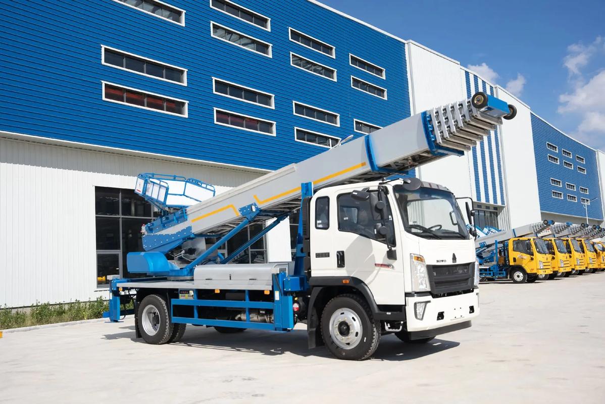 扬中出租云梯车高空作业车 建筑垃圾搬运